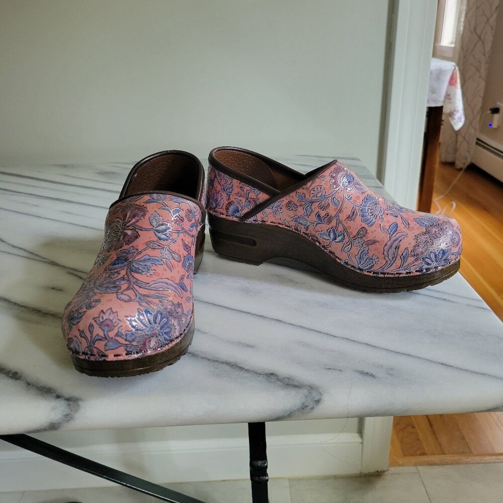 Sanita Leather Clogs Pink Slip On: EU 35  / US Size 4.5/5